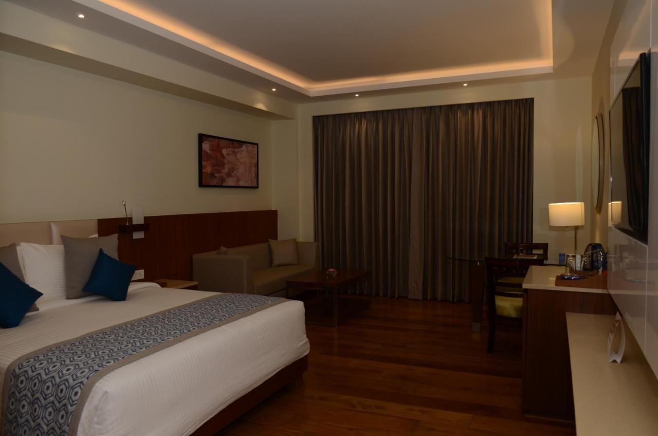Viraj Sarovar Portico Jammu Buitenkant foto